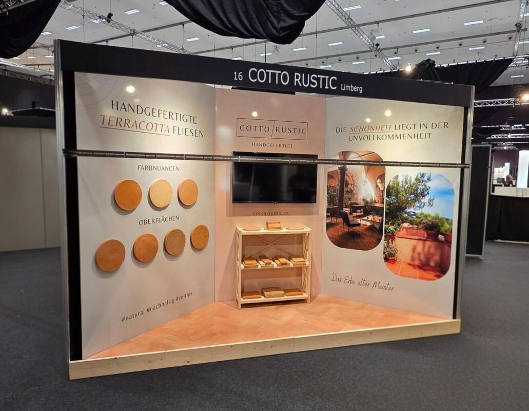 Ausstellungsstand von Cotto Rustic mit handgefertigten Terracotta Fliesen auf der ARCHITECT@WORK Graz 2025